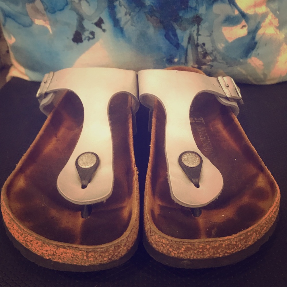 GUC Matte Silver Birkenstock’s Gizeh Size 37